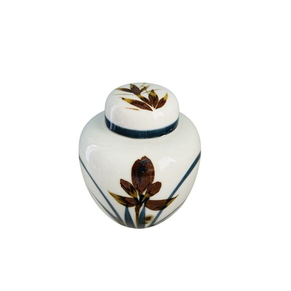 Vintage Ceramic Ginger Jar Lid Hand Painted Oriental Collection Japan Lily Urn - Picture 3 of 14